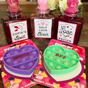 NEW Target VALENTINES 💘 Bundle POTION BOTTLES & FIDGET POPPER Backpack Clips!